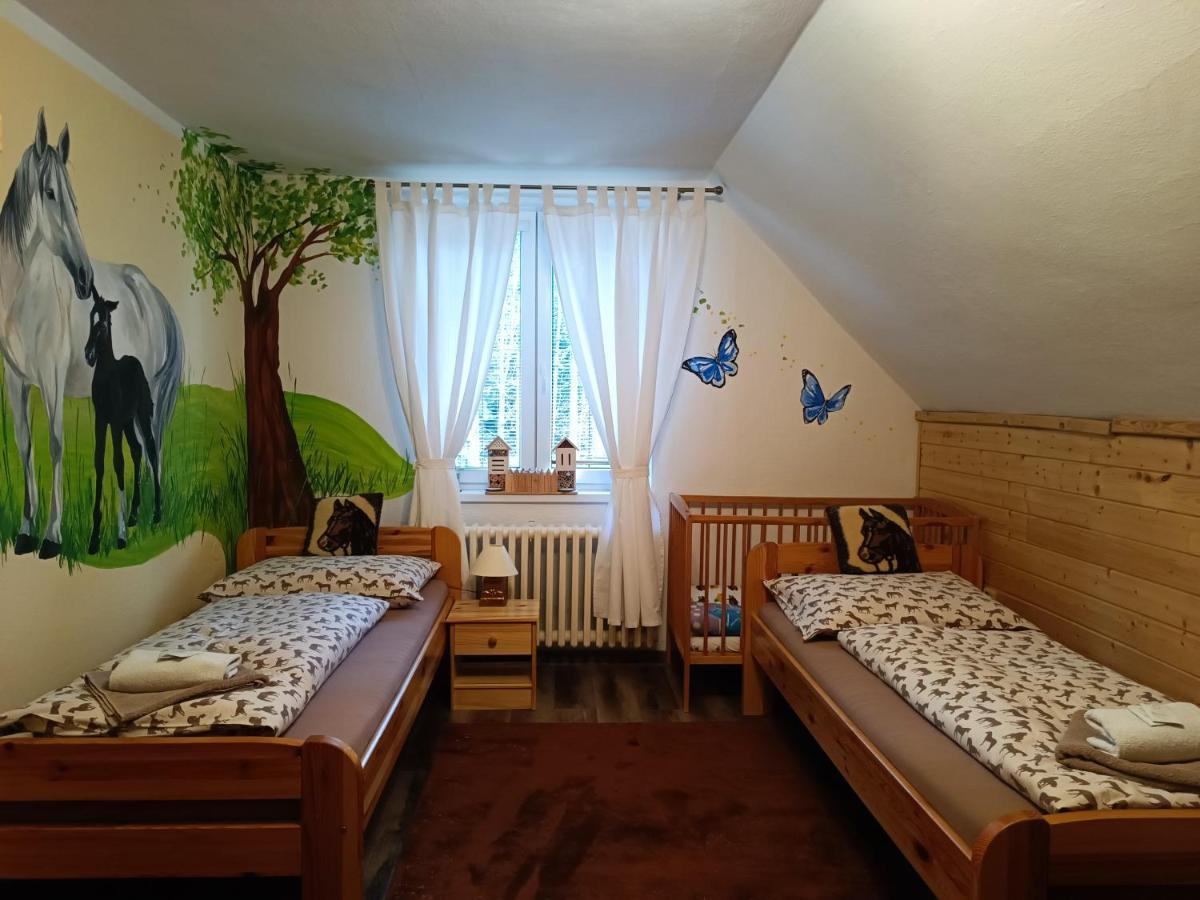 Jizdarna Malenovice Apartment Malenovice  Bagian luar foto