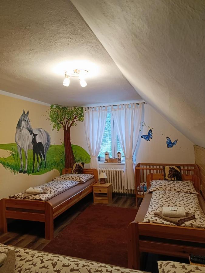Jizdarna Malenovice Apartment Malenovice  Bagian luar foto
