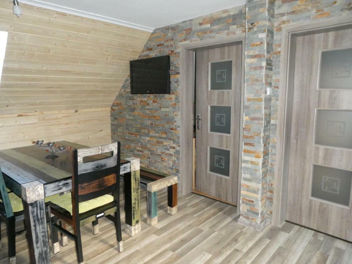 Jizdarna Malenovice Apartment Malenovice  Bagian luar foto