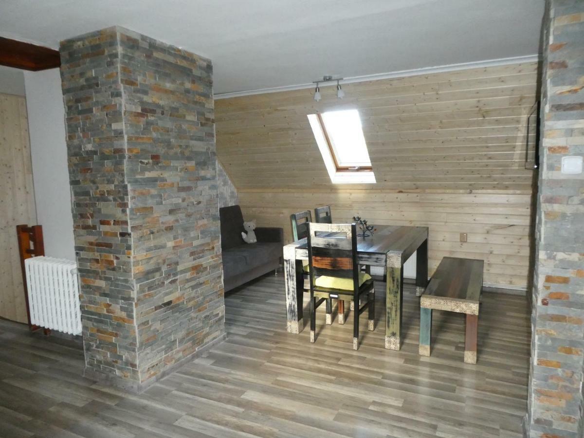 Jizdarna Malenovice Apartment Malenovice  Bagian luar foto