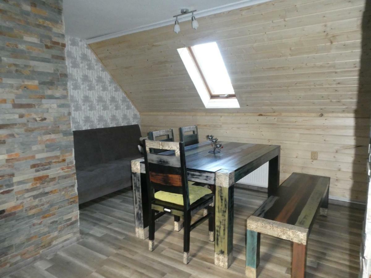 Jizdarna Malenovice Apartment Malenovice  Bagian luar foto