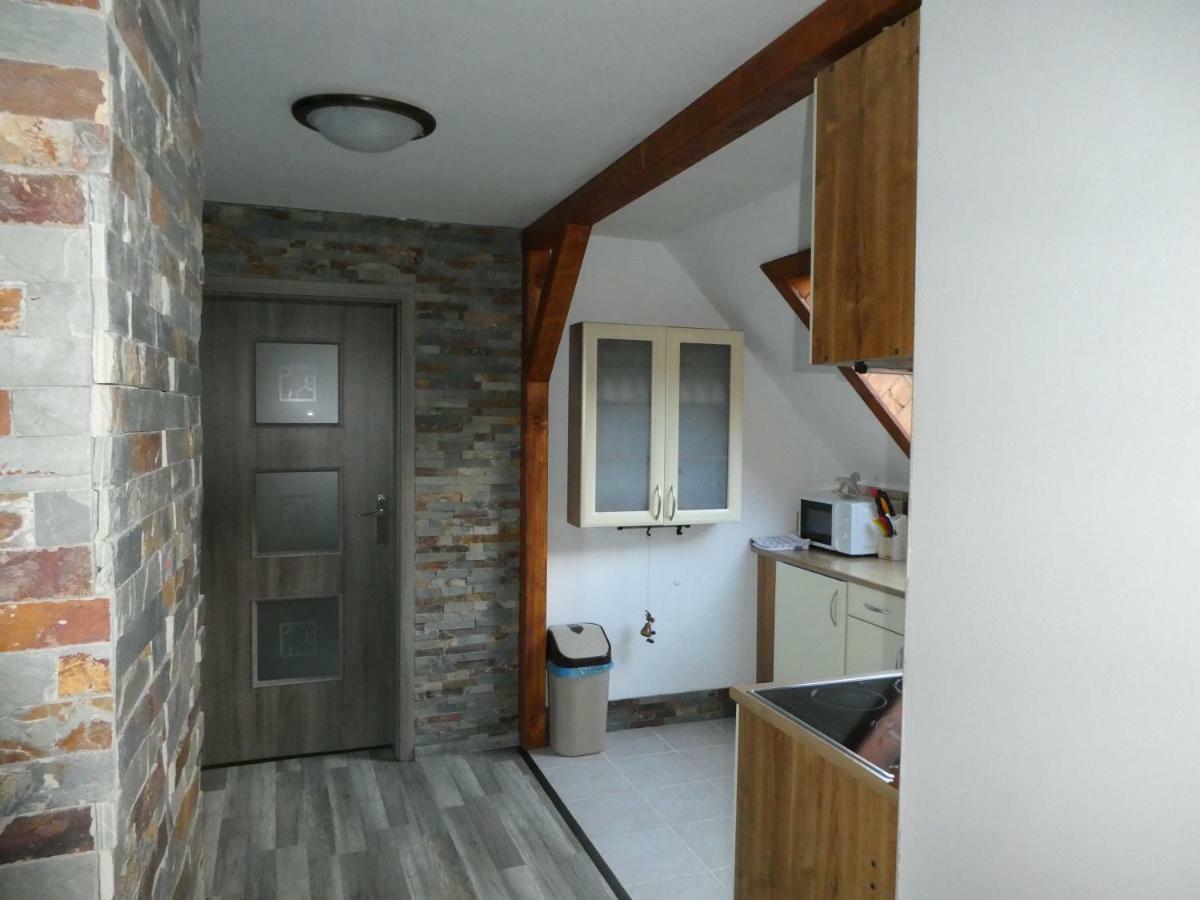 Jizdarna Malenovice Apartment Malenovice  Bagian luar foto